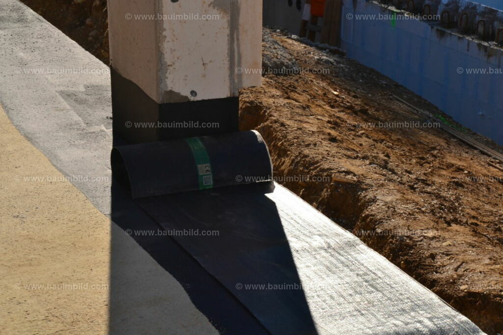bib-lg05-abdichtungen-0007 | Nach LV-Leistungsgruppen sortierte Detailfotos über den Bau eines Hauses. Alle Hausbau-Bilder direkt vom Urheber und Autor der Website Haus-Selber-Bauen.com