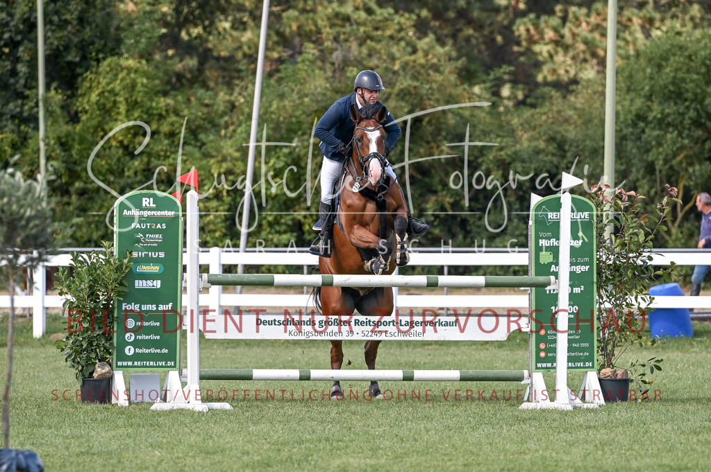 Schugtsche-Düren.2024-09.Springprf.L-167 | Schugtsche Fotografie - Realisiert mit Pictrs.com