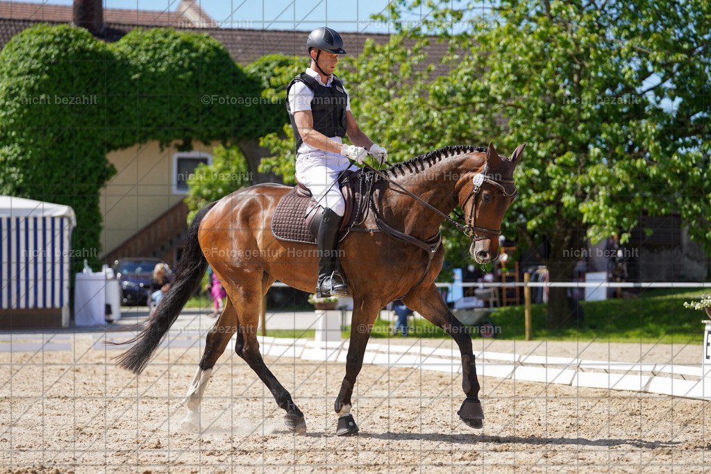 20240518-FAH03174 | rbilder, Turnierfotografen ayern, Fotoagentur Herrmann, Geländeturnier, Springbilder, Dressurbilder, Jungpferdefotograf