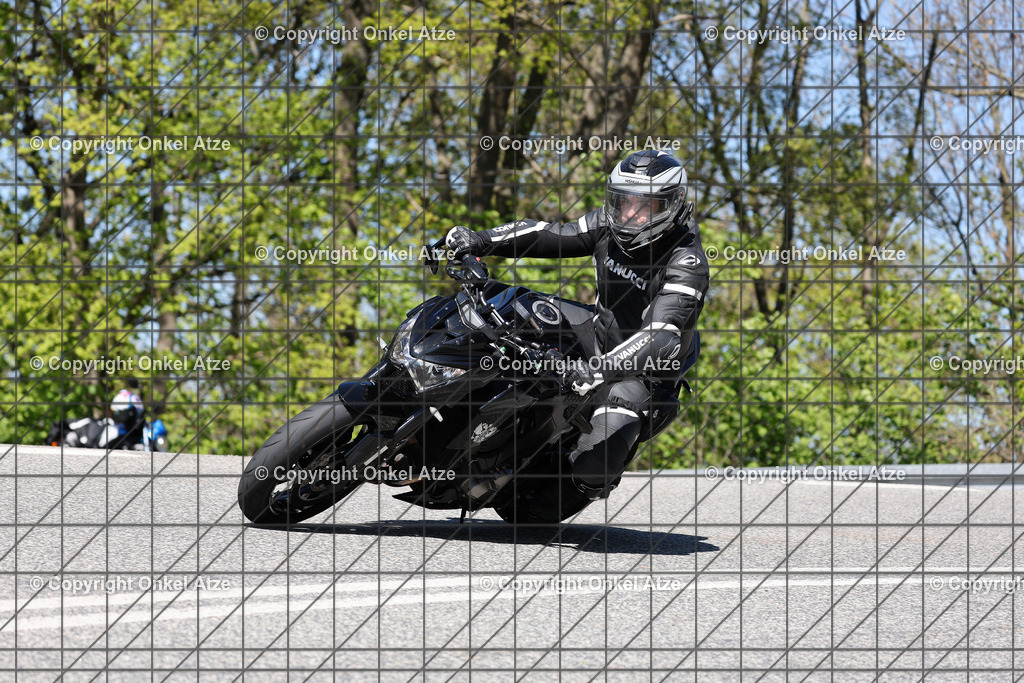 IMG_7214 | Fotograf am Kyffhäuser. Onkel Atze. Kyffhäuser Rennstrecke. Café36. Motorsportfotografie. - Realisiert mit Pictrs.com
