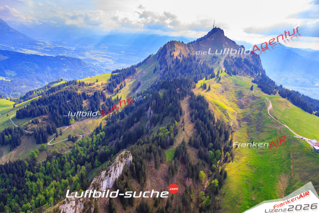 Die Luftaufnahme Gruenten - Burgberg wurde vom UL-Flugzeug (keine Drohne) aus fotografiert.Hohe Druck- Auflösung-die Geschenkidee!