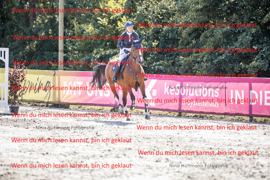 BK1A6532 | Turnierbilder Turnierfotos Nina Hüffmann Turnierfotografie Pferdefotografie Tierzeichnung Haustierzeichnung Pferdezeichnung Hundezeichnung Videograf  - Realisiert mit Pictrs.com
