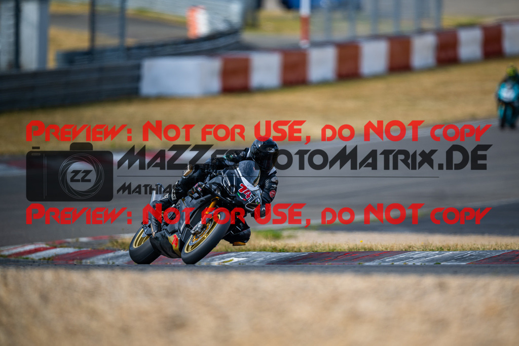 MaZZes_FotoMatrix_230719_8945 | WEISS