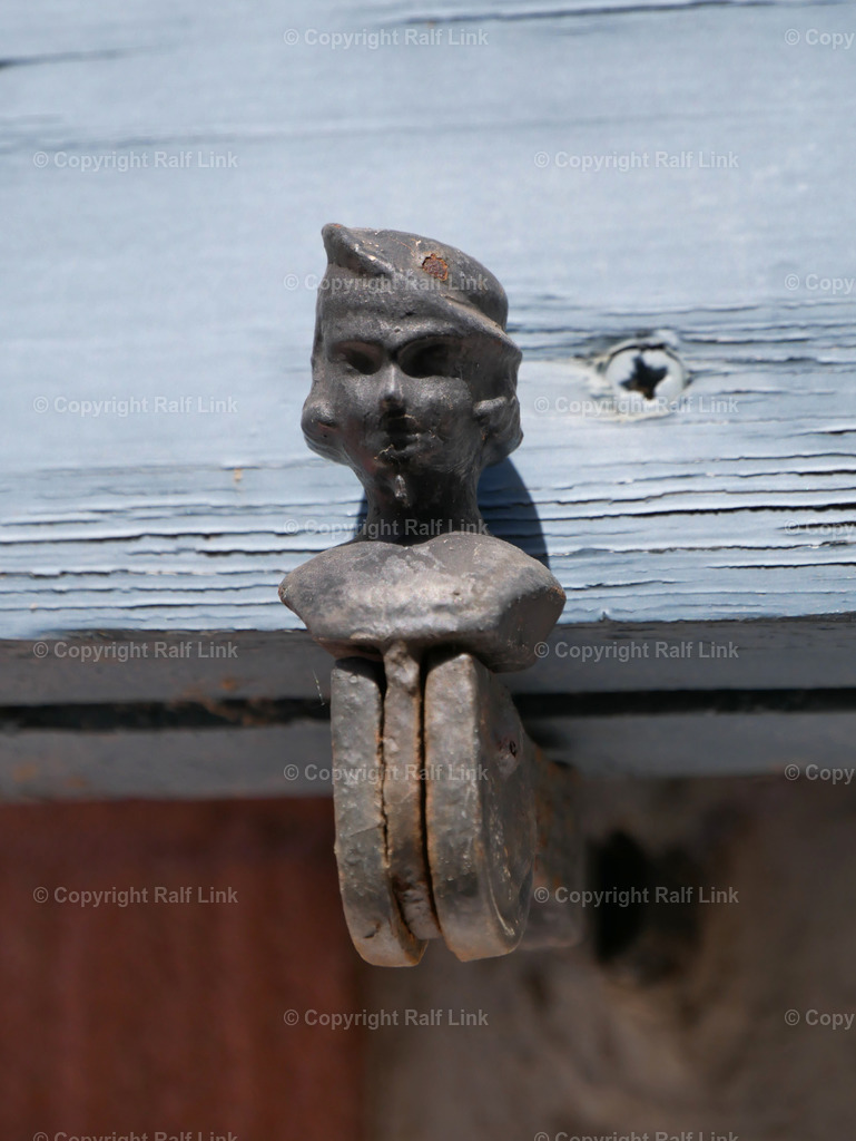 Fensterladenhalter_03 | Stockfotos, Fotos mit Miniaturfiguren und kreativen Ideen. Dabei auch vieles aus der Metropolregion Rhein-Neckar. 