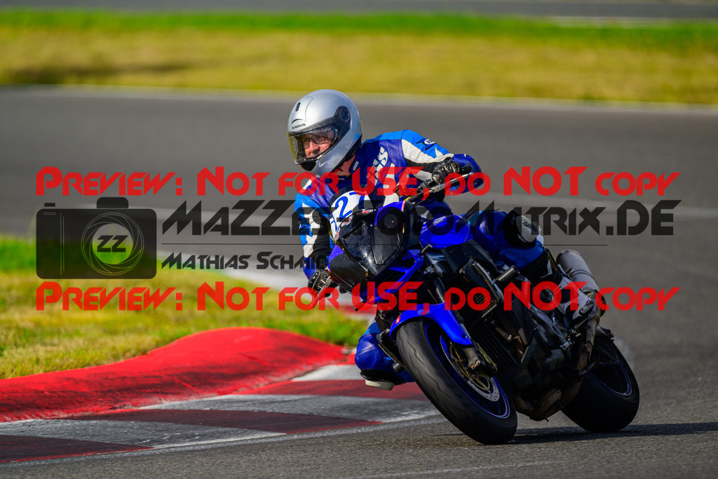 MaZZes_FotoMatrix_240724_6007705_2-447 | BLAU