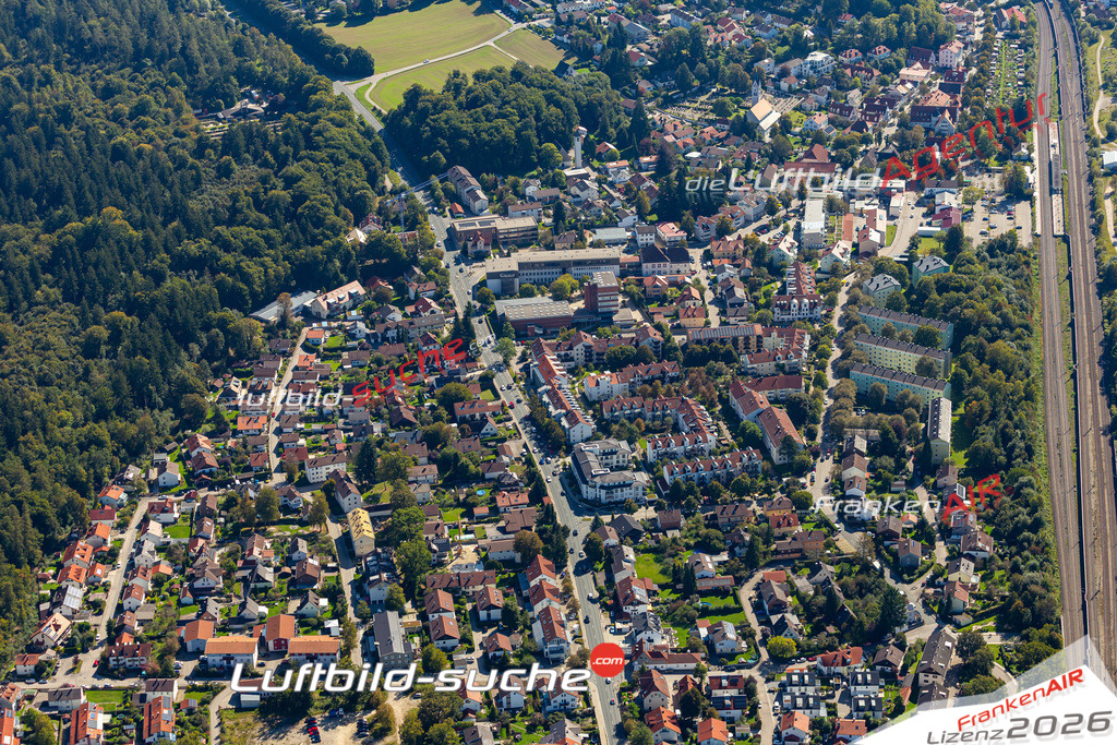 Das Luftbild der Stadt Kirchseeon wurde 2021 vom Flugzeug heraus erstellt (keine Drohne) Aufnahmehöhe ca.450 Meter- hohe Bildauflösung und Druck-Qualität garantiert!