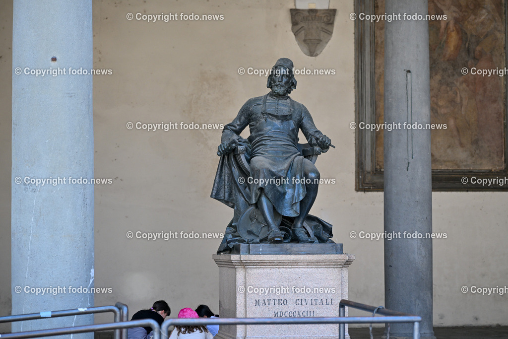 Italien_ Toscana_ Lucca_ 29.05.2024-16 | 29.05.2024, Italien, ITA, Toskana, Lucca im Bild Stadtansichten, Gebäude, Architektur, Touristen, Historisch, Souvenier, 


Lucca ist die Hauptstadt der Provinz Lucca in der Toskana. Sie liegt im Tal des Flusses Serchio etwa 20 km nordöstlich von Pisa und 20 km östlich der toskanischen Küste
Quelle: Wikipedia
