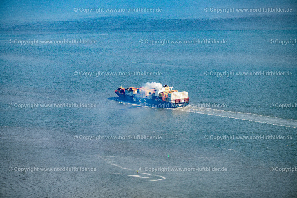 Containerschiff_Nordsee_MSC_Palak_ELS_5317190523 | BUTJADINGEN 19.05.2023 Fahrt eines Container- Schiffes MSC PALAK ( IMO: 9735206, MMSI: 255805865 ) auf der Nordsee in Butjadingen im Bundesland Niedersachsen, Deutschland. // Journey of a container ship MSC PALAK ( IMO: 9735206, MMSI: 255805865 ) on the North Sea in Butjadingen in the state of Lower Saxony, Germany. Foto: Martin Elsen