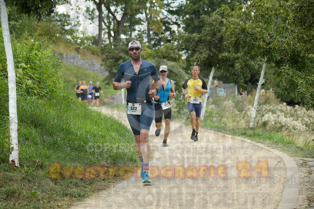 250824_1358_EX1_4451 | Sportfotografie im Rhein-Sieg Kreis, Köln, Bonn, NRW, Rheinland Pfalz, Hessen, etc. Unser Tätigkeitsfeld umfasst den Laufsport vom Volkslauf über den Marathon, Duathlon, Triathon bis zum Ultralauf wie Kölnpfad Ultra oder Schindertrail.