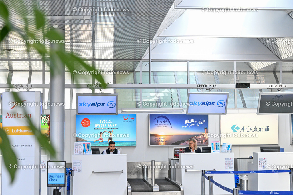 Flughafen Linz_ Linz Airport_ Linz-Hoersching_ 30.10.2023-2 | 30.10.2023, Linz Hoersching, AUT, Flughafen Linz, Linz Airport, im Bild Check In Skyalps