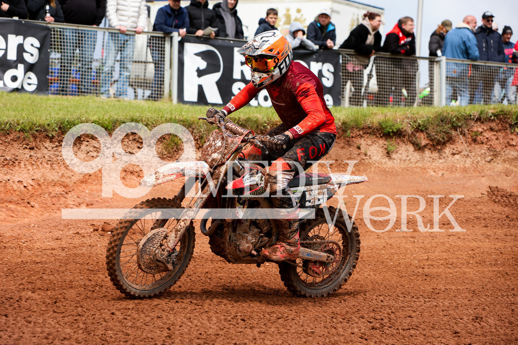 5E6A0218 | 989 MEDIAWORK