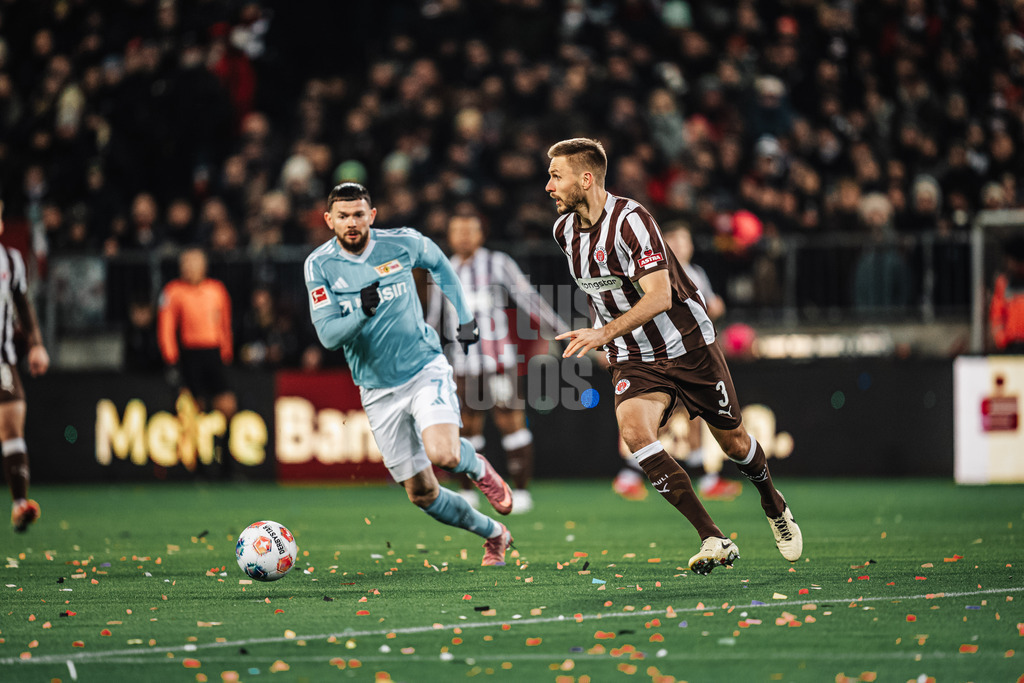 Fußball | Männer | Saison 2025/2026  | Fußball-Bundesliga | 11. Spieltag | FC St. Pauli vs. 1. FC Union Berlin | 23.11.2025 | Karol Mets (#3, FC St. Pauli) am Ball