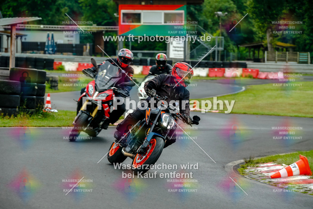 VBK-3487 | Hier findet Ihr Bilder von Touristenfahrten auf der Nürburgring Nordschleife oder von anderen Veranstaltungen die ich besucht habe. Viel Spass beim Durch Schauen 