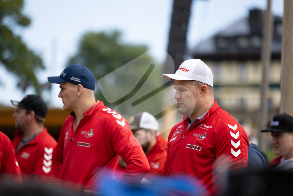 Rigi2025_1535 | Die Schwinger des Schwyzer Kantonalen Schwingerverbandes: Fotos, die Dynamik und Leidenschaft festhalten, sowie emotionale Momente aus dem traditionellen Schwingsport zeigen. - Realisiert mit Pictrs.com