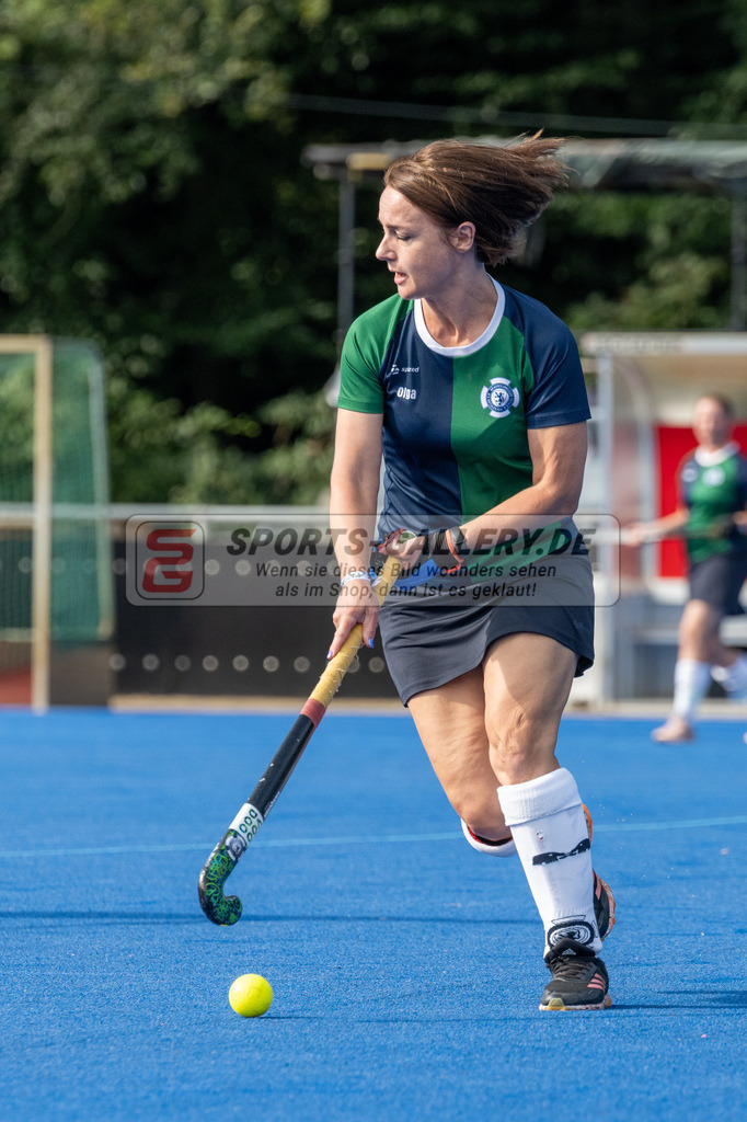 SFE_20240817_0088 | Krefeld, Deutschland, 17.08.2024:  European Cup for Recreational Hockey Players im KTHC Stadion Rot-Weiss Köln Tennis and Hockey Club am 17.08.2024 in Krefeld, Deutschland. (Foto von Stephan Fehrmann)Krefeld, Germany, 17.08.2024: European Cup for Recreational Hockey Players in KTHC Stadion Rot-Weiss Köln Tennis and Hockey Club at 17.08.2024 in Krefeld, Deutschland. (Foto from Stephan Fehrmann)