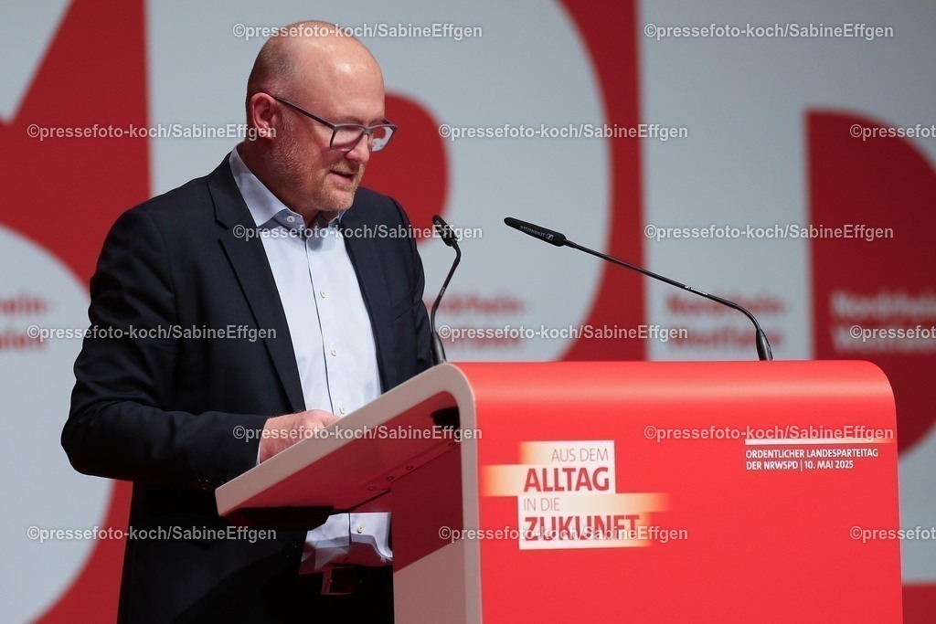 xSEF10052501067 | 10.05.2025, xsefx, Begrüßung der Genossen auf dem Landesparteittag der NRWSPD 2025 durch Oberbürgermeister Sören Link  in der Mercatorhalle Duisburg im City Palais