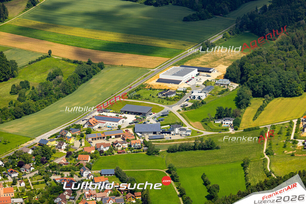 Das Luftbild zeigt : Schwend Birgland - Die Luftaufnahme wurde 2024 vom UL-Flugzeug aus erstellt ( keine Drohne ) - Hochauflösende Luftaufnahme - Für grossformatige Ausdrucke geeignet. Die Geschenkidee !Mit Lizenz und Bildrechte bestellbar