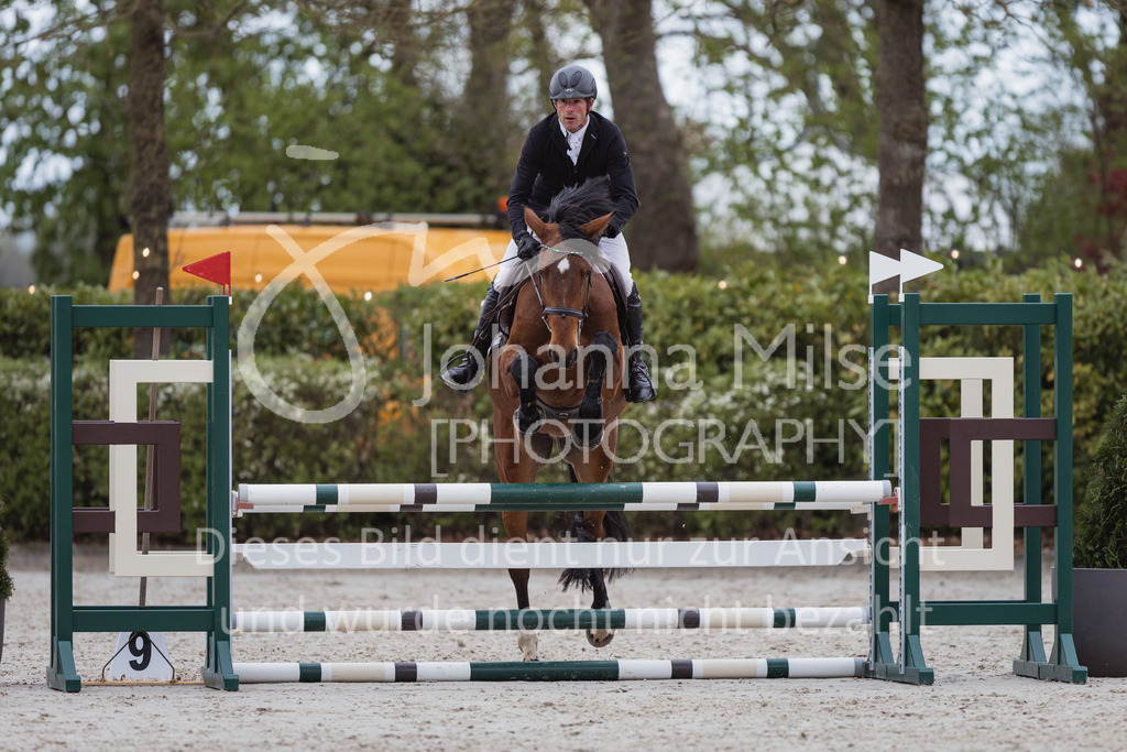 230425_Lemwerder_SprPf-A1St-150 | Deine schönsten Turniermomente als professionelle Fotos! Entdecke hochwertige Pferdesport-Fotografie im Online-Shop. Jetzt Fotos finden & bestellen!