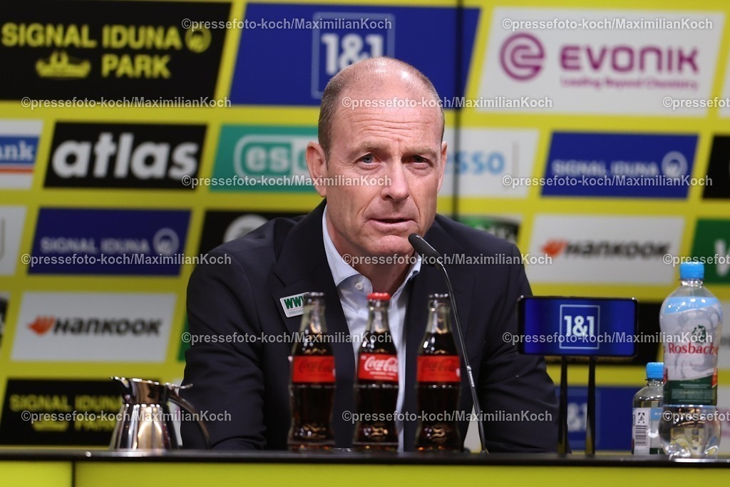 BVB08032501175 | 08.03.2025, Fußball, Borussia Dortmund - FC Augsburg, 1. Fußball Bundesliga, 25. Spieltag, Signal Iduna Park, Saison 2024 2025: Pressekonferenz mit den Trainern nach dem Spiel - Cheftrainer Jess Thorup (FC Augsburg) Kopf Gesicht Mimik ZufriedenDFB regulations prohibit any use of photographs as image sequences and or quasi-video.