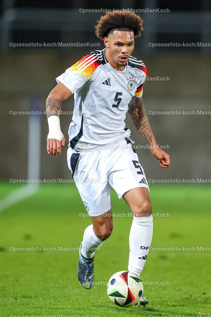 WUP14102402163 | 14.10.2024, Fußball, U20 Länderspiel Deutschland - Ghana, Stadion am Zoo, Wuppertal, Saison 2024 2025: Pharrel Nnamdi Collins (GER #5)