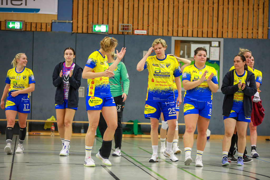 SVN_TvVoerde_021124_142 | Bildergalerie von Sport-Ereignissen aber auch von weiteren spannenden Dingen - nicht nur vom Niederrhein. In Anlehnung an den bekannten Spruch von Hanns Dieter Hüsch heißt das Motto: "Niederrhein ist überall".  - Realisiert mit Pictrs.com