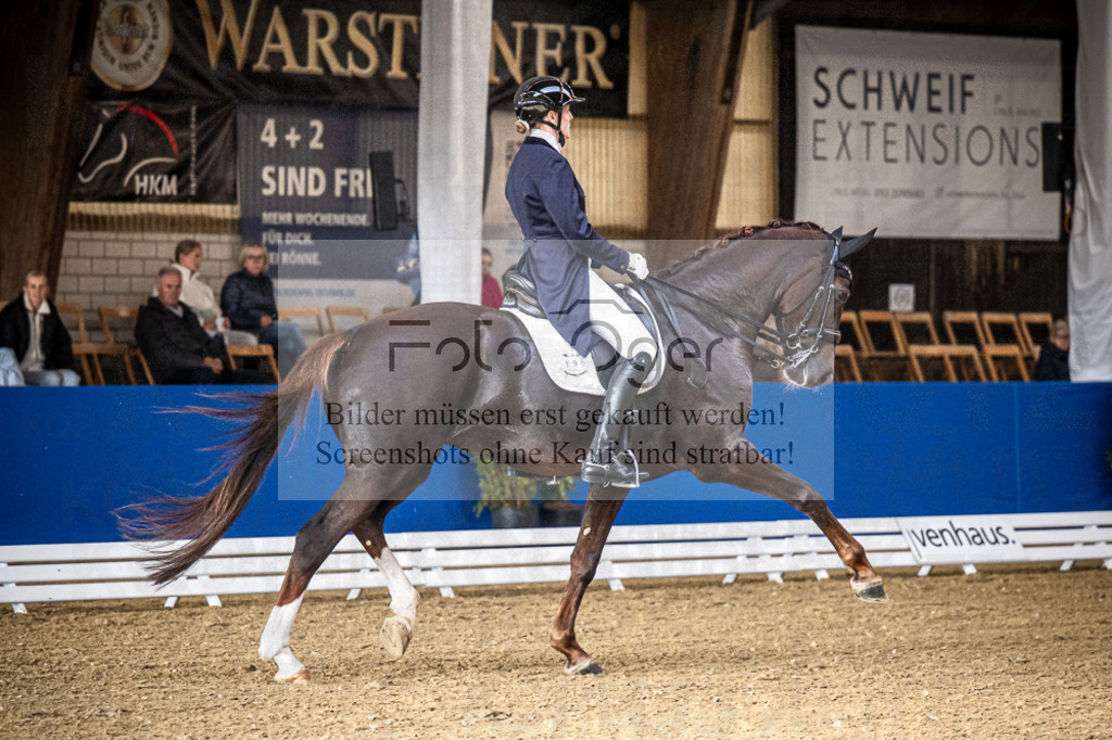 DOS_2894 | Entdecke hochwertige Reitturnierfotos von Foto Oger. Professionell, emotional und authentisch – jetzt Lieblingsmomente im Shop bestellen.Deutschlandweite Turnierfotografie. - Realisiert mit Pictrs.com