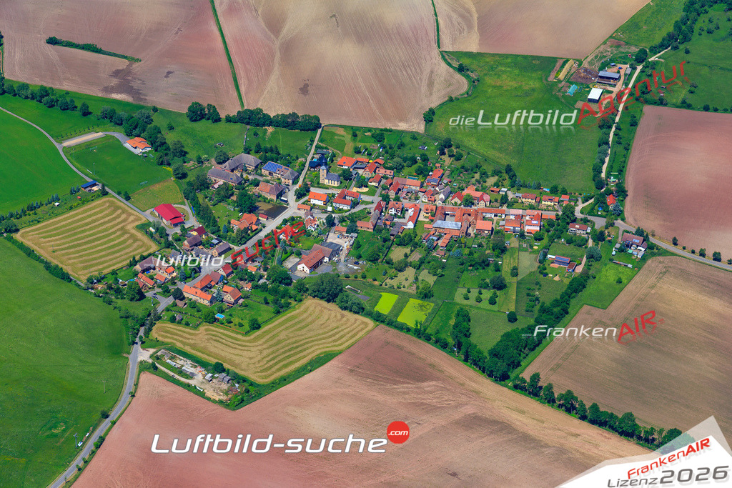 Die Luftaufnahme Rabis - Schloeben wurde vom UL-Flugzeug (keine Drohne) aus fotografiert.Hohe Druck- Auflösung-die Geschenkidee!