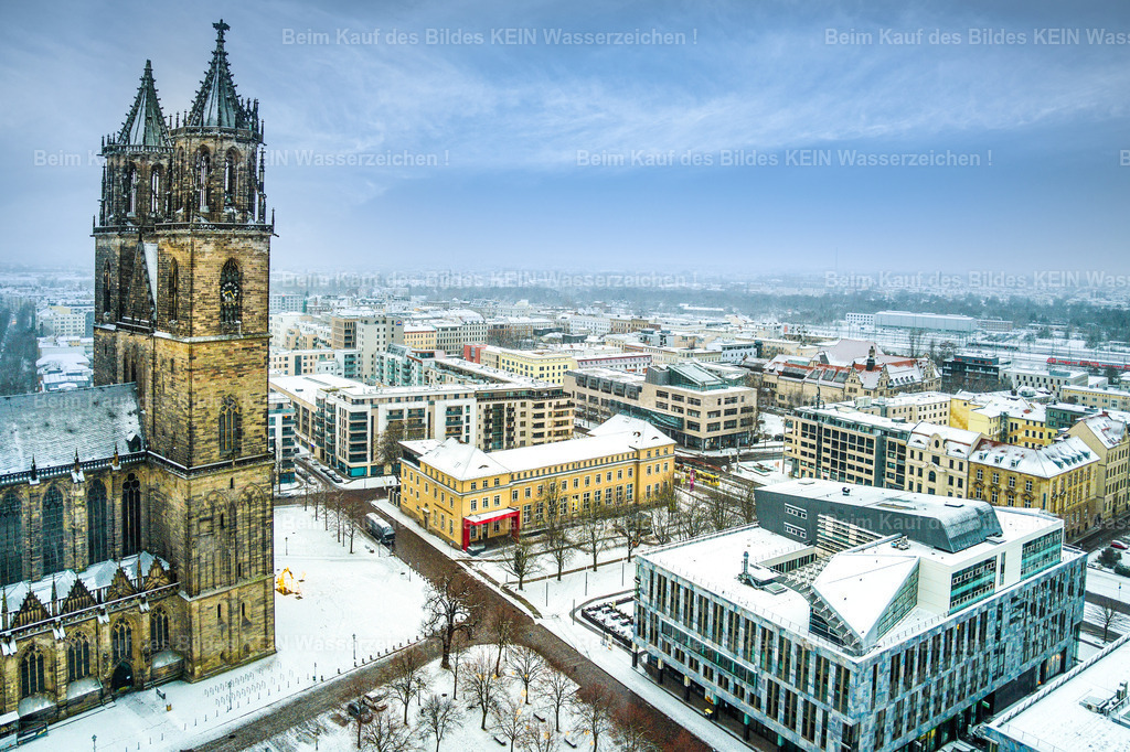 Magdeburg Winter Nord LB Dommuseum Ottonianum Schnee-0022 | Dom und Dommuseum (gelbes Gebäude) sowie Nord/LB (blaues Gebäude) - Realisiert mit Pictrs.com