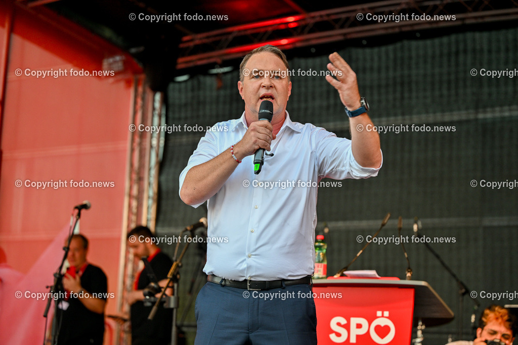 SPOe-Wahlkampfauftakt zur Nationalratswahl 2024_ 29.08.2024-89 | 29.08.2024, Linz, AUT, SPOE Wahlkampfauftakt zur Nationalratswahl 2024 in Linz im Bild Andi Babler (SP, Bundesparteivorsitzender, Spitzenkandidat SPOe)