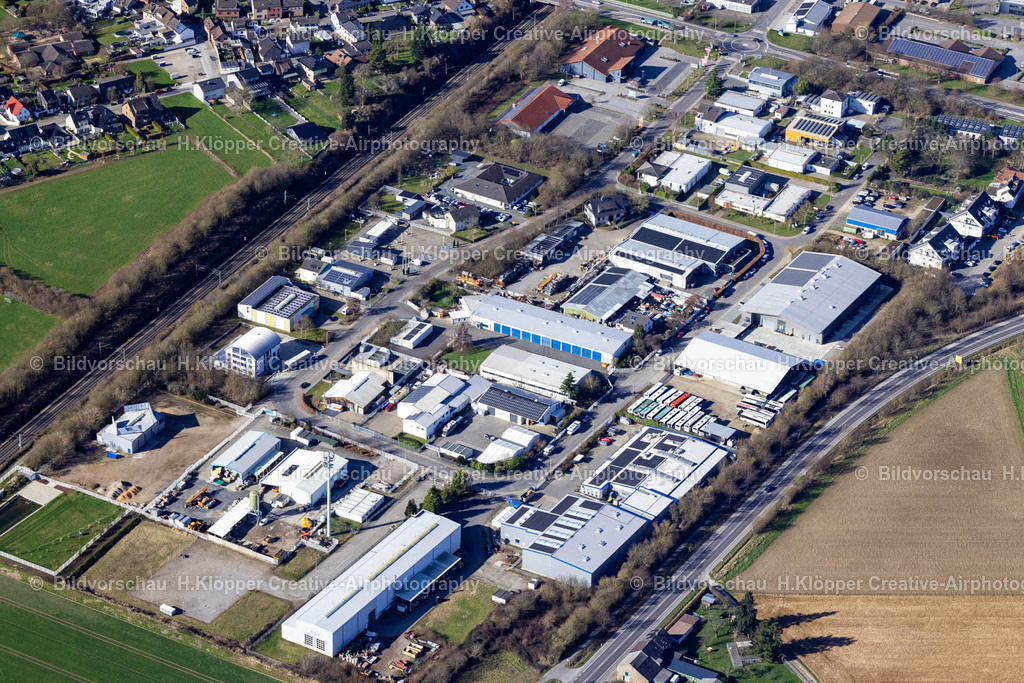 Luftbilder Langerwehe-9815 | Luftbildfotografie Industrie- und Gewerbegebiet an der Straße Am Parir in Langerwehe im Bundesland Nordrhein-Westfalen, Deutschland - Realisiert mit Pictrs.com