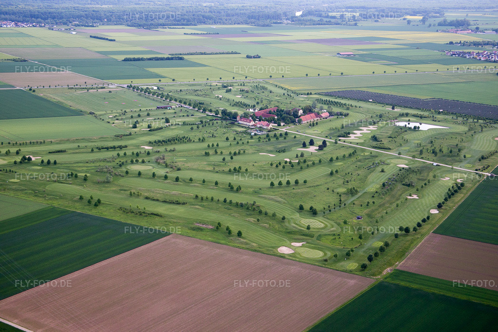 Luftbild: Gelände des Golfplatz Kiawah-Golf-Park Landgut Hof Hayna im Ortsteil Leeheim in Riedstadt im Bundesland Hessen in Deutschland. Foto: IMG_088456.jpg vom 17.05.2016 durch Werner Riehm/FLY-FOTO.de
