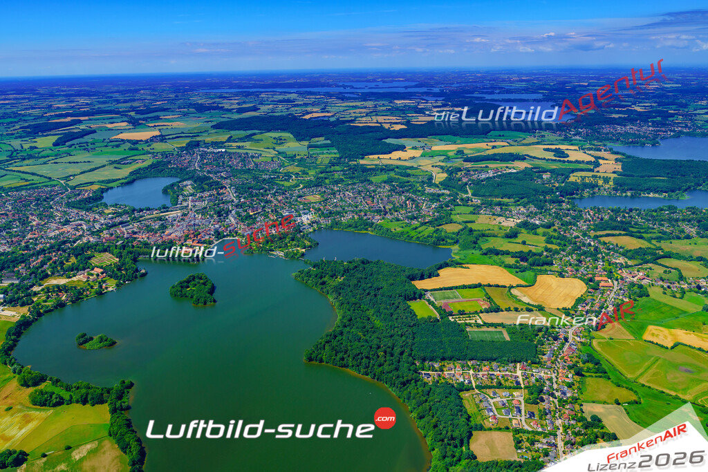 Die Luftbildaufnahme Fissau - Eutin wurde 2018 mittels Flugzeug (keine Drohne) erstellt. Perfekte Schärfe und Druck- Auflösung- Garantiert!