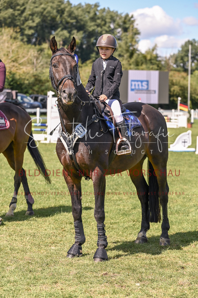 Schugtsche-Düren.2024-05.Springprf.E-62 | Schugtsche Fotografie - Realisiert mit Pictrs.com