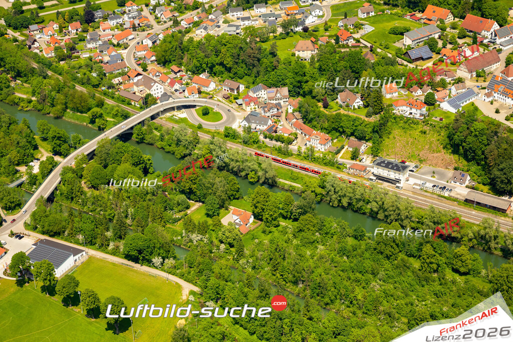 Das Luftbild zeigt  Kellmünz an der Iller - Die Luftaufnahme wurde 2023 vom UL-Flugzeug aus erstellt ( keine Drohne ) - Hochauflösende Luftaufnahme - Für grossformatige Ausdrucke geeignet. Die Geschenkidee !Mit Lizenz und Bildrechte bestellbar