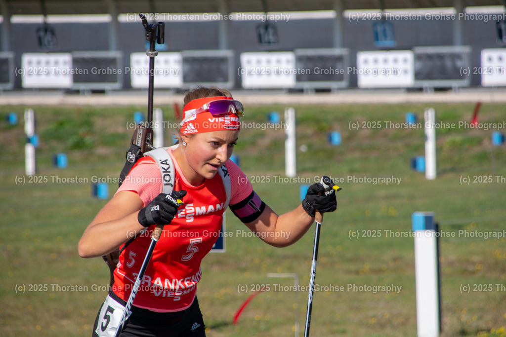 Deutsche Meisterschaften Biathlon 2018 | Deutsche Meisterschaften Biathlon 2018, Massenstart Frauen am 15.09.2018 in der DKB SKI ARENA in Oberhof, (Deutschland)

Bild: Luise Kummer vom SV Frankenhain / BwO (5) - Realisiert mit Pictrs.com
