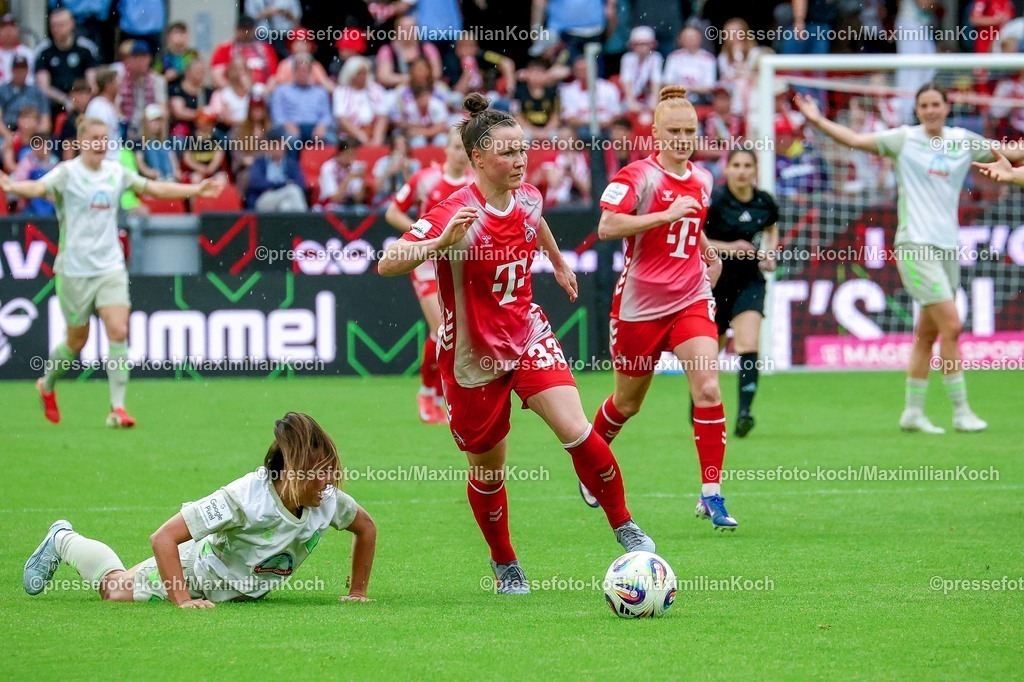 xsscx02052601114 | 02.05.2026, xsscx, Frauen Fussball, 1. FC Köln - Werder Bremen, 1. Fussball Bundesliga, 24. Spieltag, RheinEnergie-Stadion, Saison 2025 2026: Marina Hegering (1. FC Köln #33) DFB regulations prohibit any use of photographs as image sequences and or quasi-video. Photo: xSandraxScherningxPressefotoKochx
