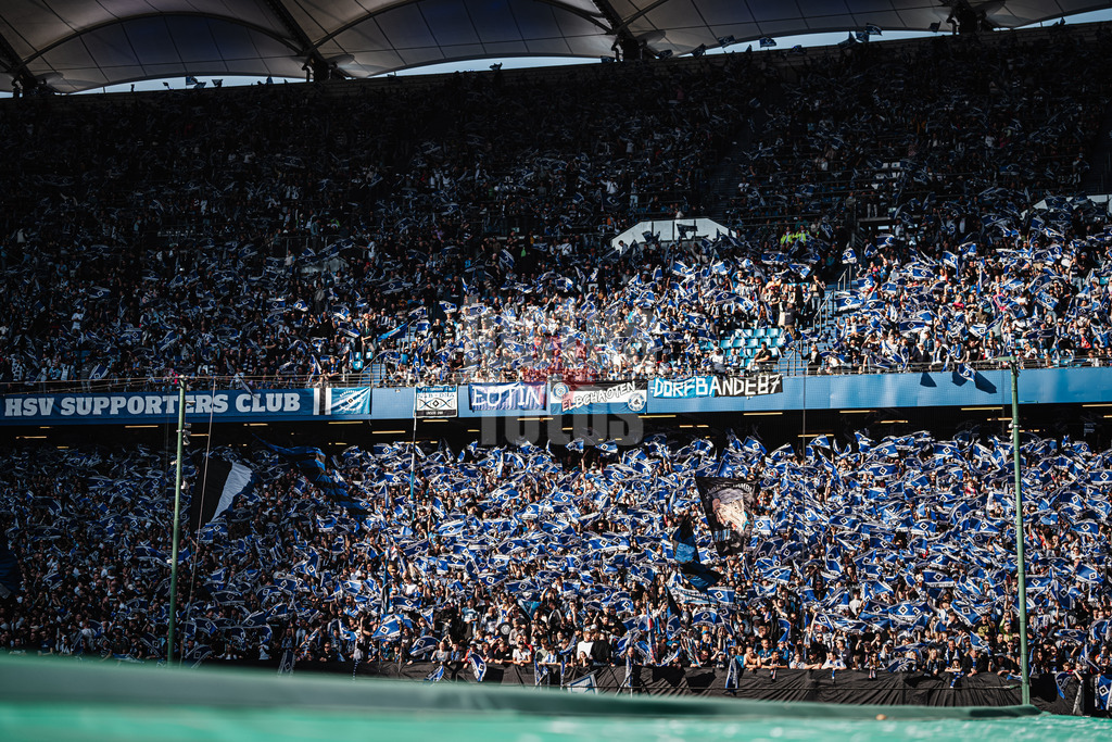 Fußball | Frauen | Saison 2024/2025  | DFB-Pokal der Frauen | Halbfinale | Hamburger SV vs. Werder Bremen | 23.03.2025 | HSV Fans vor dem Spiel