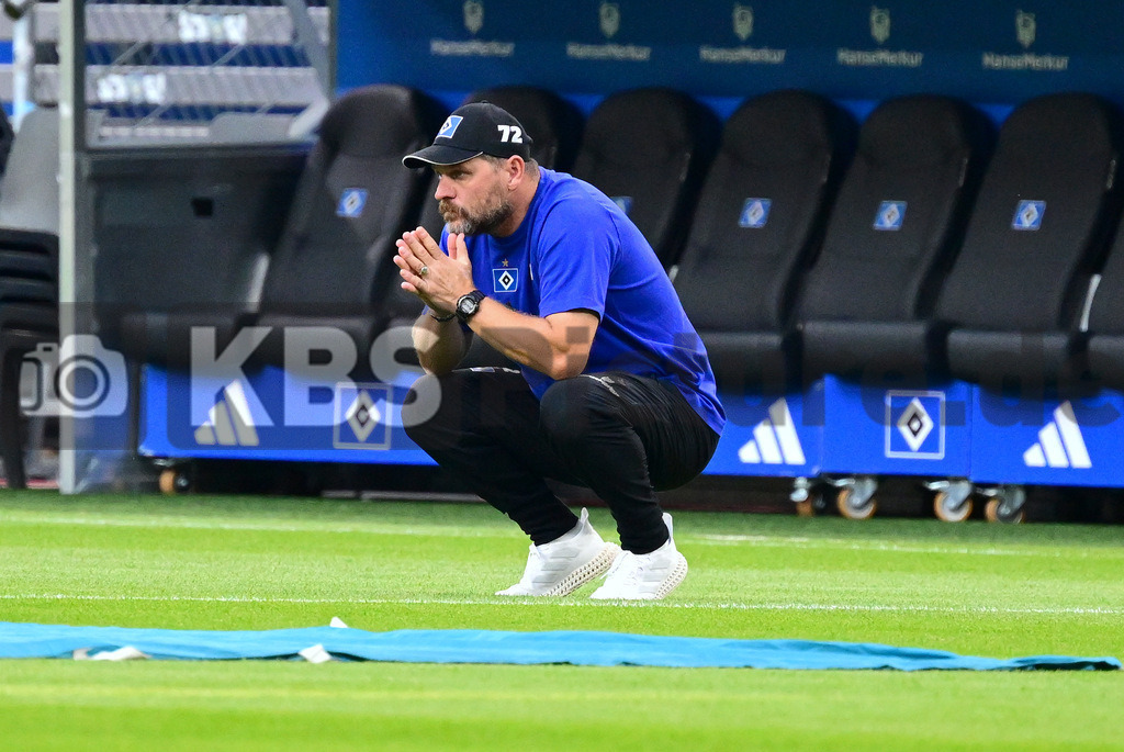 KBS Picture_HSV-HerthaBSC_001 | Baumgart Steffen Trainer (HSV) vor dem Spiel ,Sportplatz :  Volksparkstadion, - Realisiert mit Pictrs.com