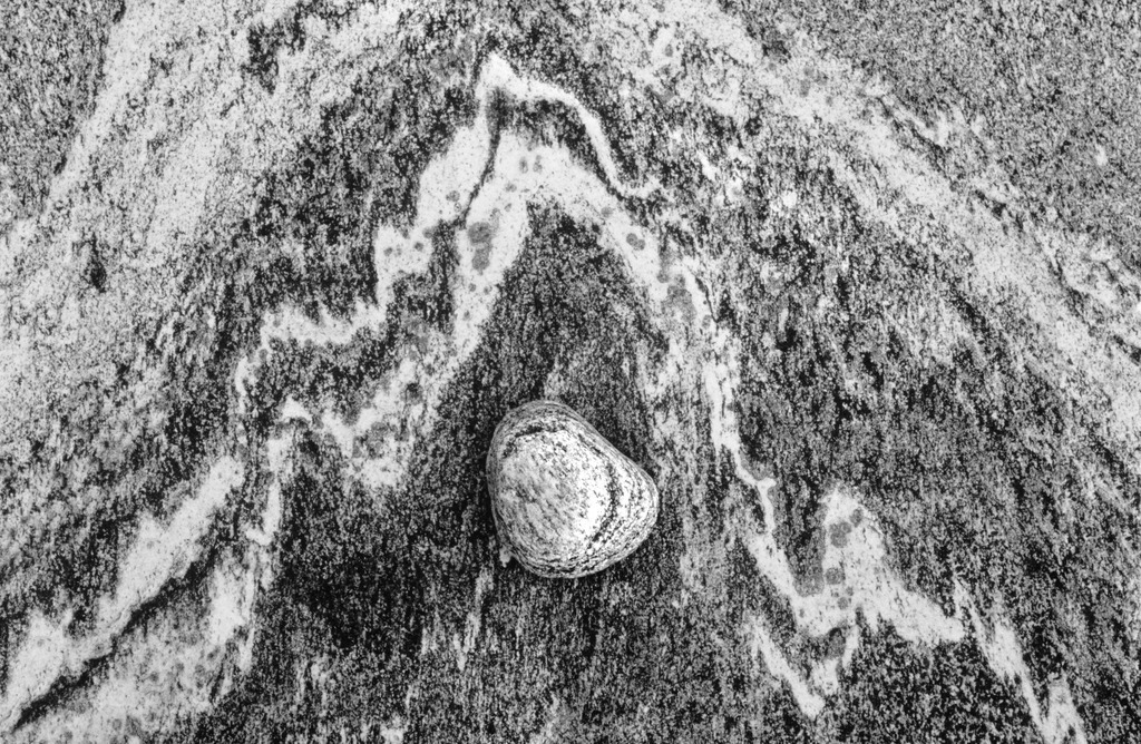 Tessin_Verzascatal_1988_begraben_8800_mini | Beegebilder online. 
BIldarchiv von Beege Fotodesign mit ausgewählten Werken, die sich besonders gut für die Dekoration Ihrer Räume oder Wände eignen. 