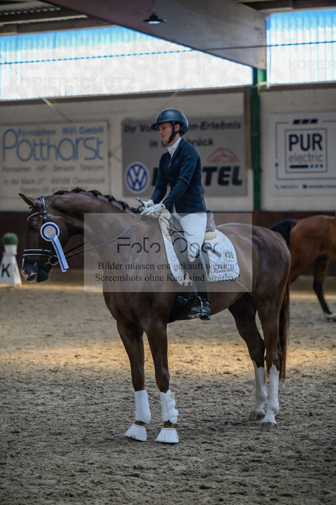 Reitturnier Voxtrup | Entdecke hochwertige Reitturnierfotos von Foto Oger. Professionell, emotional und authentisch – jetzt Lieblingsmomente im Shop bestellen.Deutschlandweite Turnierfotografie. - Realisiert mit Pictrs.com