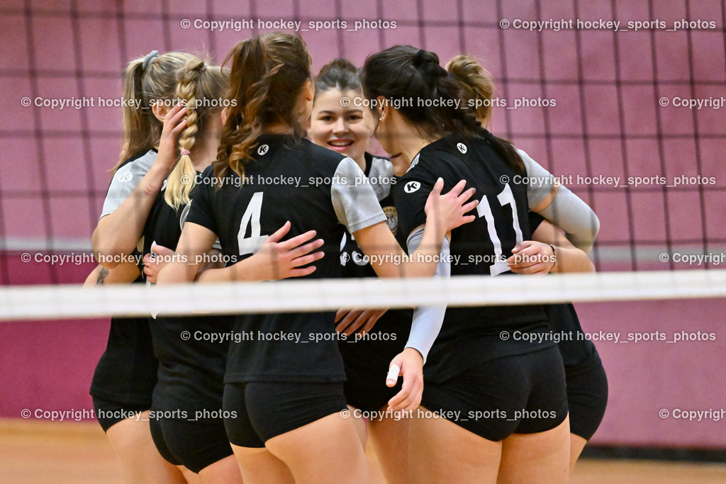 ASKÖ Volley Eagles vs. VC Raiffeisen Dornbirn 26.11.2022 | ASKÖ Volley Eagles Jubel Mannschaft, #23 VEIGL Valentina