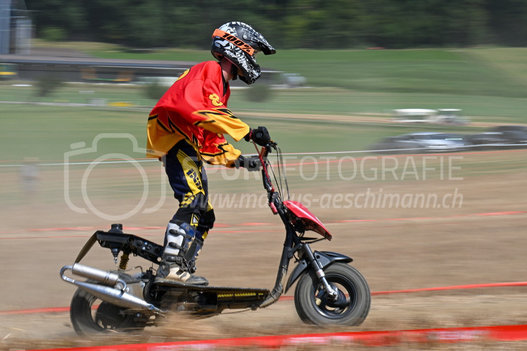Motortrotti-Rennen Buch am Irchel - 19. August 2023 | Motortrotti-Rennen Buch am Irchel
Buch am Irchel, Kt. Zürich
Bild: Sportfotografie Markus Aeschimann | www.markus-aeschimann.ch - Realisiert mit Pictrs.com