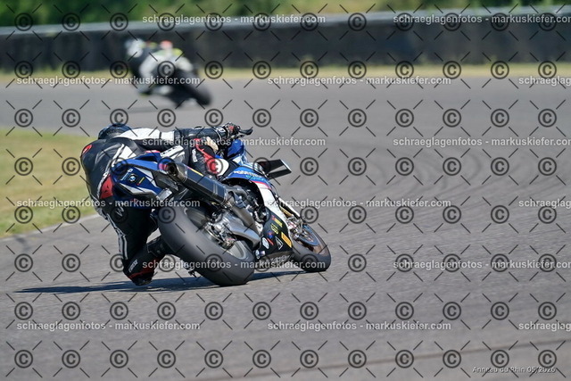 26BT02-0264 | markuskiefer.com - Realisiert mit Pictrs.com