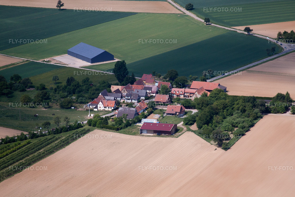 Aerial view: Geitershof in the district Altenstadt in Wissembourg in the state Bas-Rhin, France. – Photo: IMG_40981(40960).jpg taken on 05/08/2011 by Werner Riehm/FLY-FOTO.com – Resolution of the original: 4752 x 3168 px
