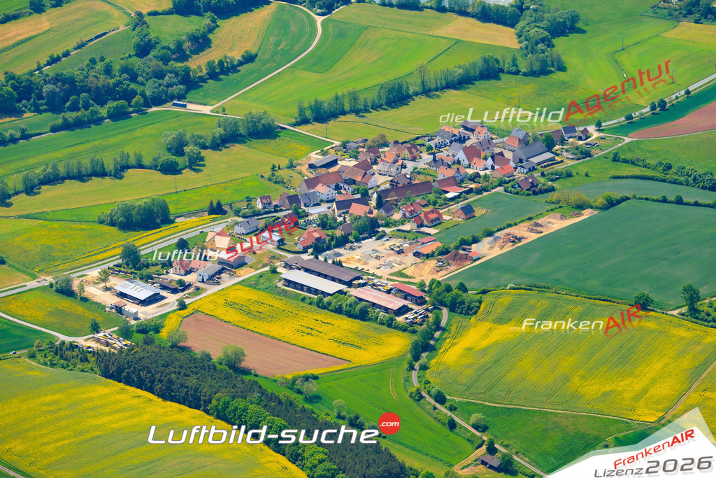 Die Luftaufnahme der Stadt Schoenbrunn wurde vom UL-Flugzeug heraus erstellt ( keine Drohne )- hohe Auflösung für beste Qualität