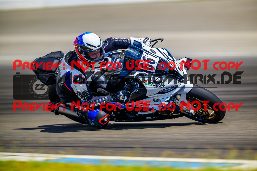 MaZZes_Fotomatrix_20250628_6007705_1633 | WEISS