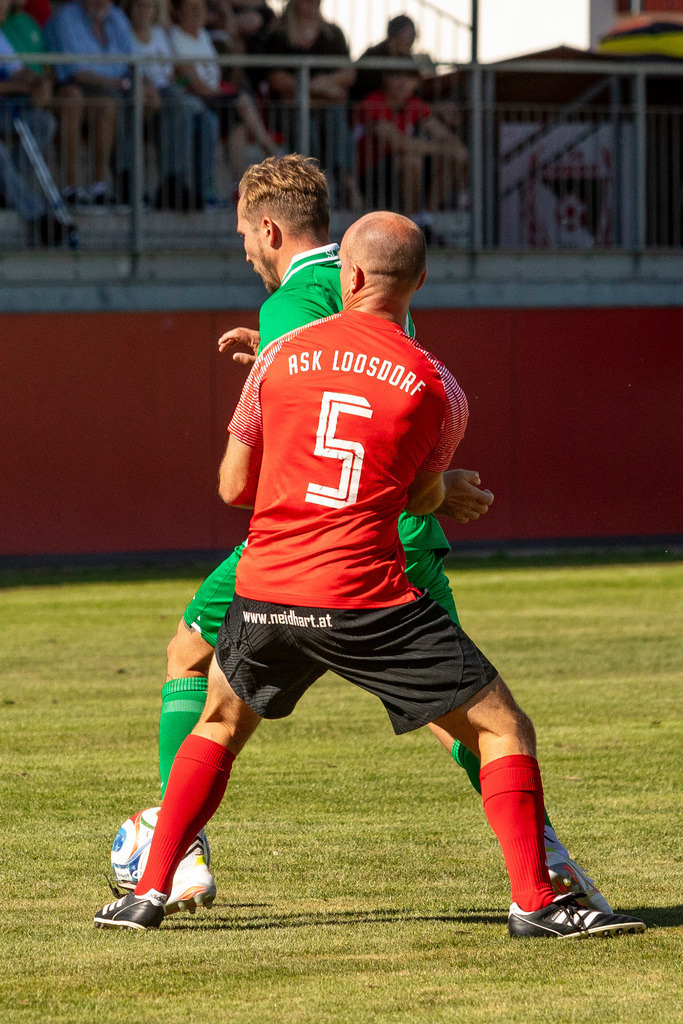 Spiel-0282_Legenden ASK-RAPID | Fotodoku 80 Jahre ASK-Loosdorf: Legendenmatch ASK-Loosdorf - Rapid WIENSponsoren, Mannschaften, Begrüßung, Interviews, das Spiel, Besucher, Fans, Stimmung.