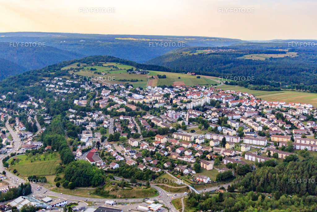 Ortsteil Heumaden | Luftbild: Ortsteil Heumaden in Calw im Bundesland Baden-Württemberg in Deutschland. Foto: IMG_52405.jpg vom 23.08.2012 durch Werner Riehm/FLY-FOTO.de - Realisiert mit Pictrs.com