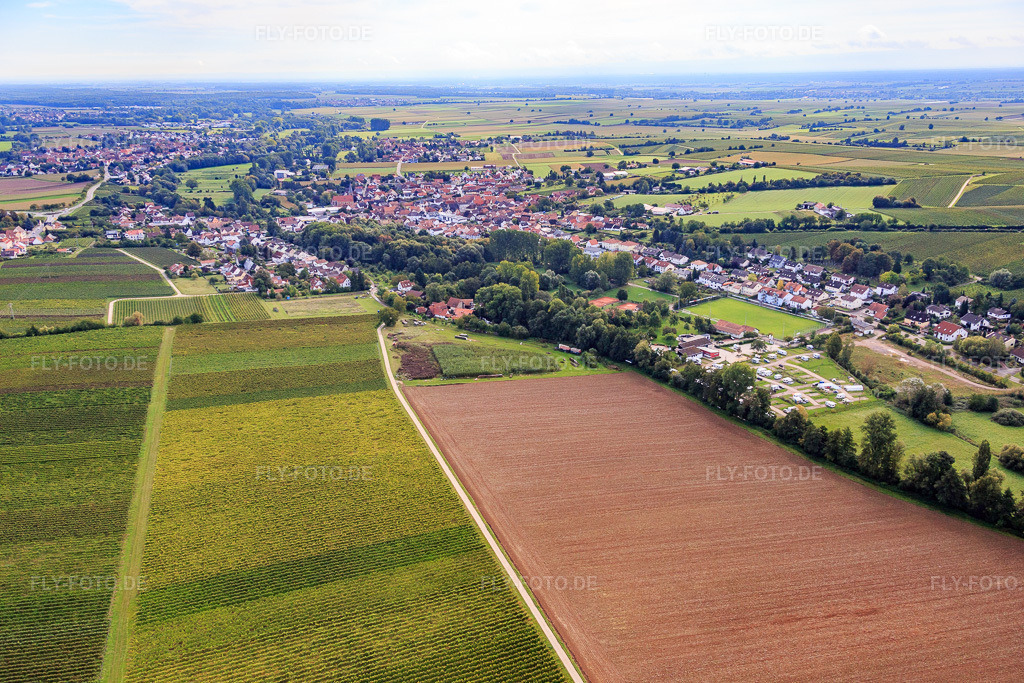 Luftbild: Ortsansicht von Westen im Ortsteil Ingenheim in Billigheim-Ingenheim im Bundesland Rheinland-Pfalz in Deutschland. Foto: IMG_072707.jpg vom 19.09.2014 durch Werner Riehm/FLY-FOTO.deAuflösung des Originals: 5472 x 3648 px