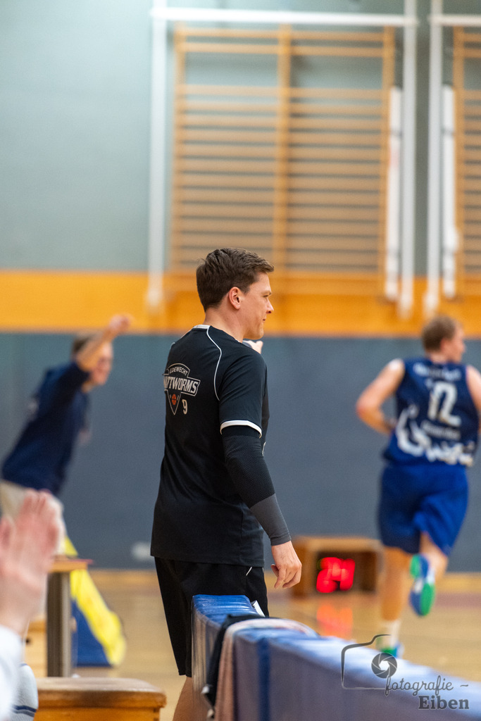 Wattworms Edewecht-Lions Ofenerdiek | Wattworms Edewecht (weiß)-Lions Ofenerdiek (blau) am 22.02.2026 in Edewecht (Heinz-zur-Jührden-Halle); Photo: Philip Eiben 2025 - Realisiert mit Pictrs.com